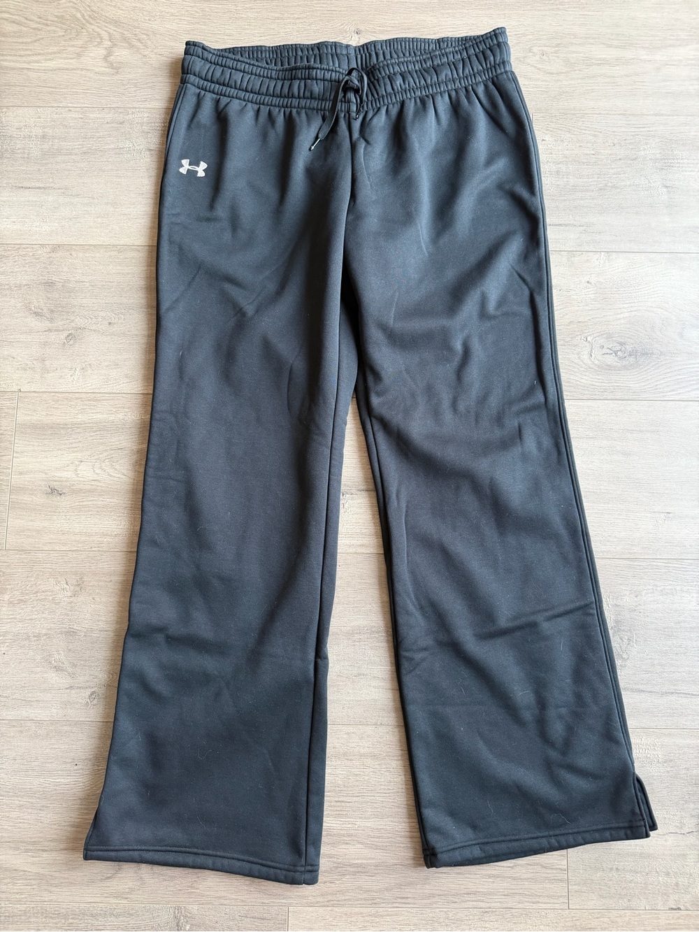 Under Armour Black Semi-Fitted Drawstring Sweat Pants with Logo - size large